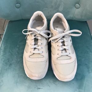 Saucony classic trainers